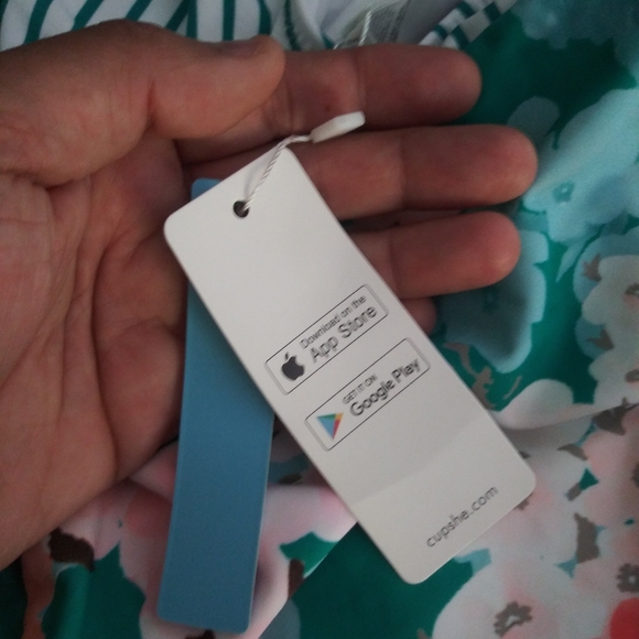 Brand new Cupshe Striped Floral - Picture 8 of 12